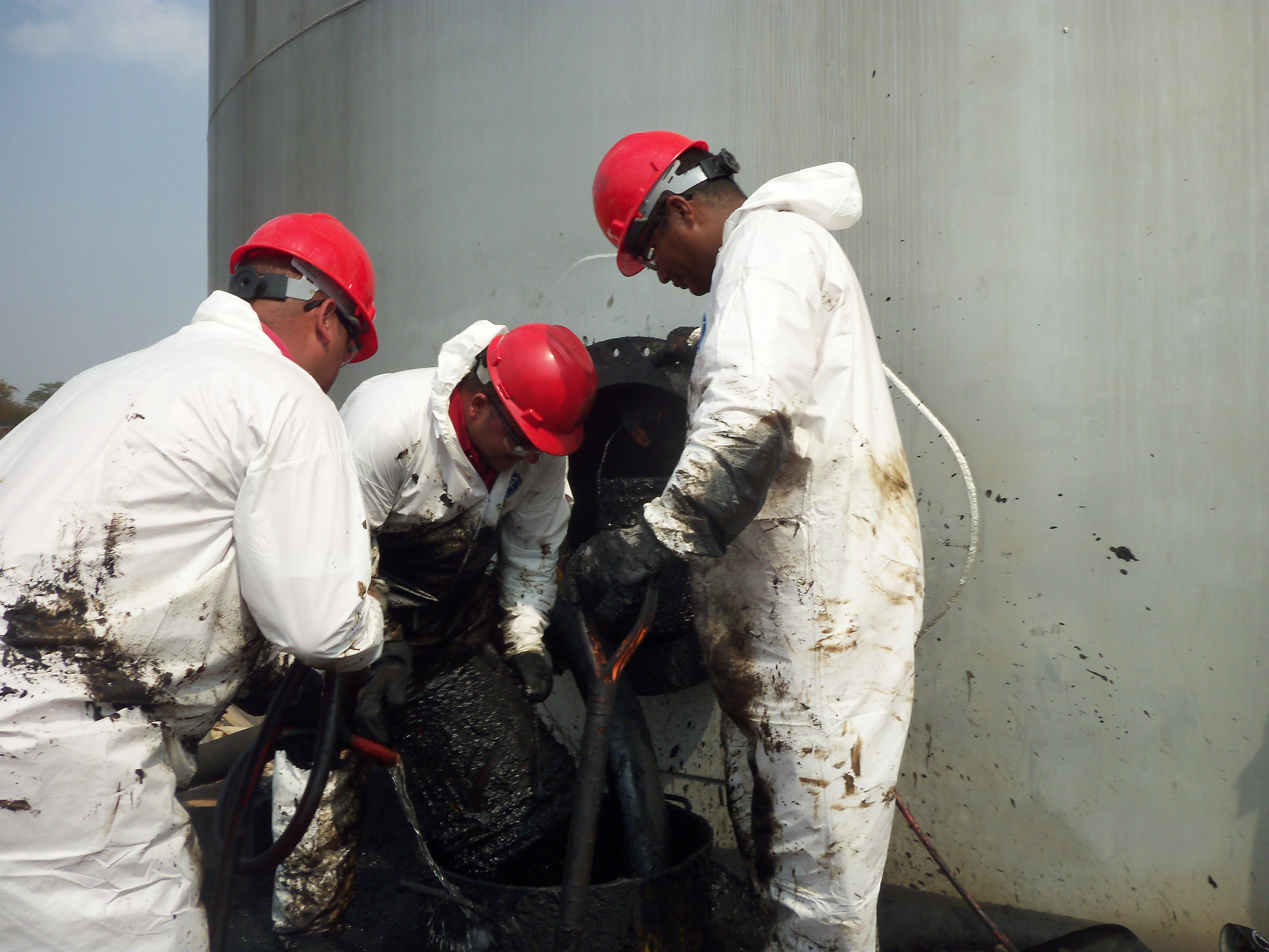 Cleaning of Oil/Water Tanks
